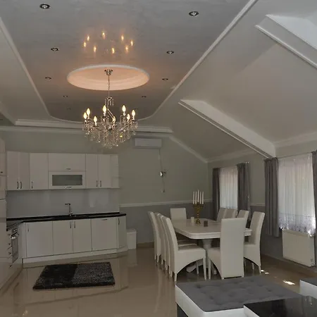Royal Menex Apartment