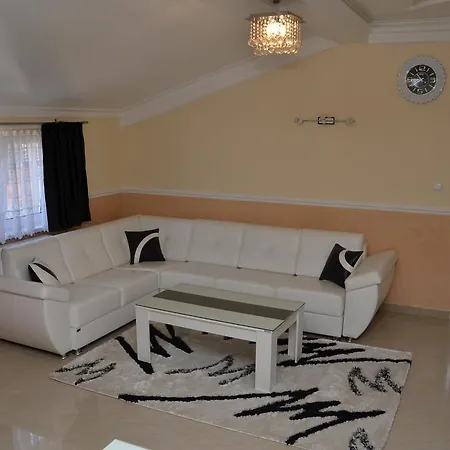 Royal Menex Pozsarevác