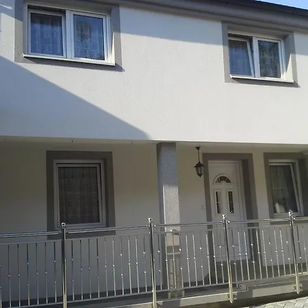 Royal Menex Apartman Pozsarevác