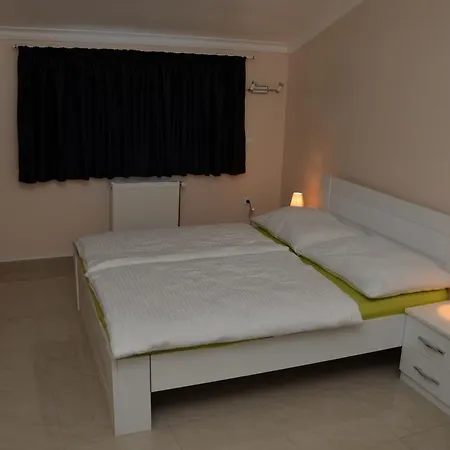 Apartman Royal Menex Pozsarevác