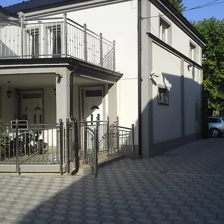 Royal Menex * Pozsarevác