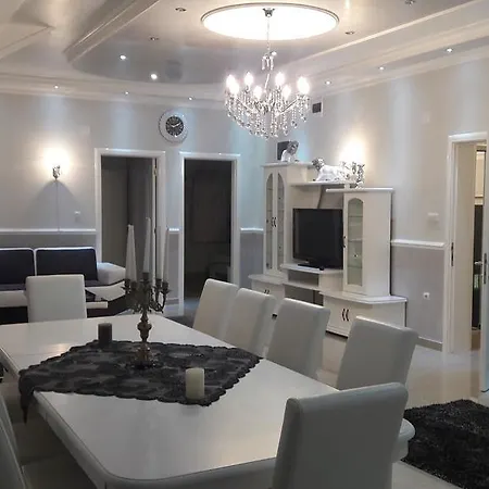 Royal Menex Pozsarevác